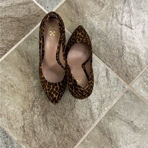 Size 6 1/2 Vince Camuto Leopard Print heels